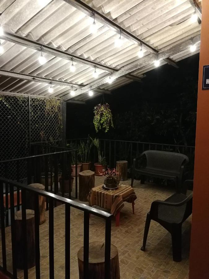 Chapelet Hostal Tababela Eksteriør bilde